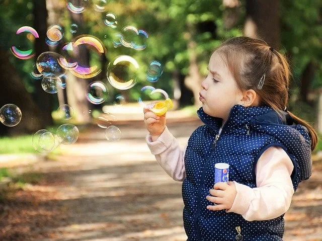 Como Bolhas de Sabão! Atividades que parecem simples e que escondem preciosos objetivos terapêuticos