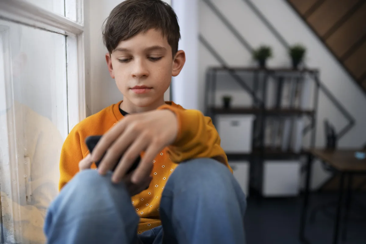 Autismo na adolescência: desafios, potencialidades e a importância do acompanhamento terapêutico